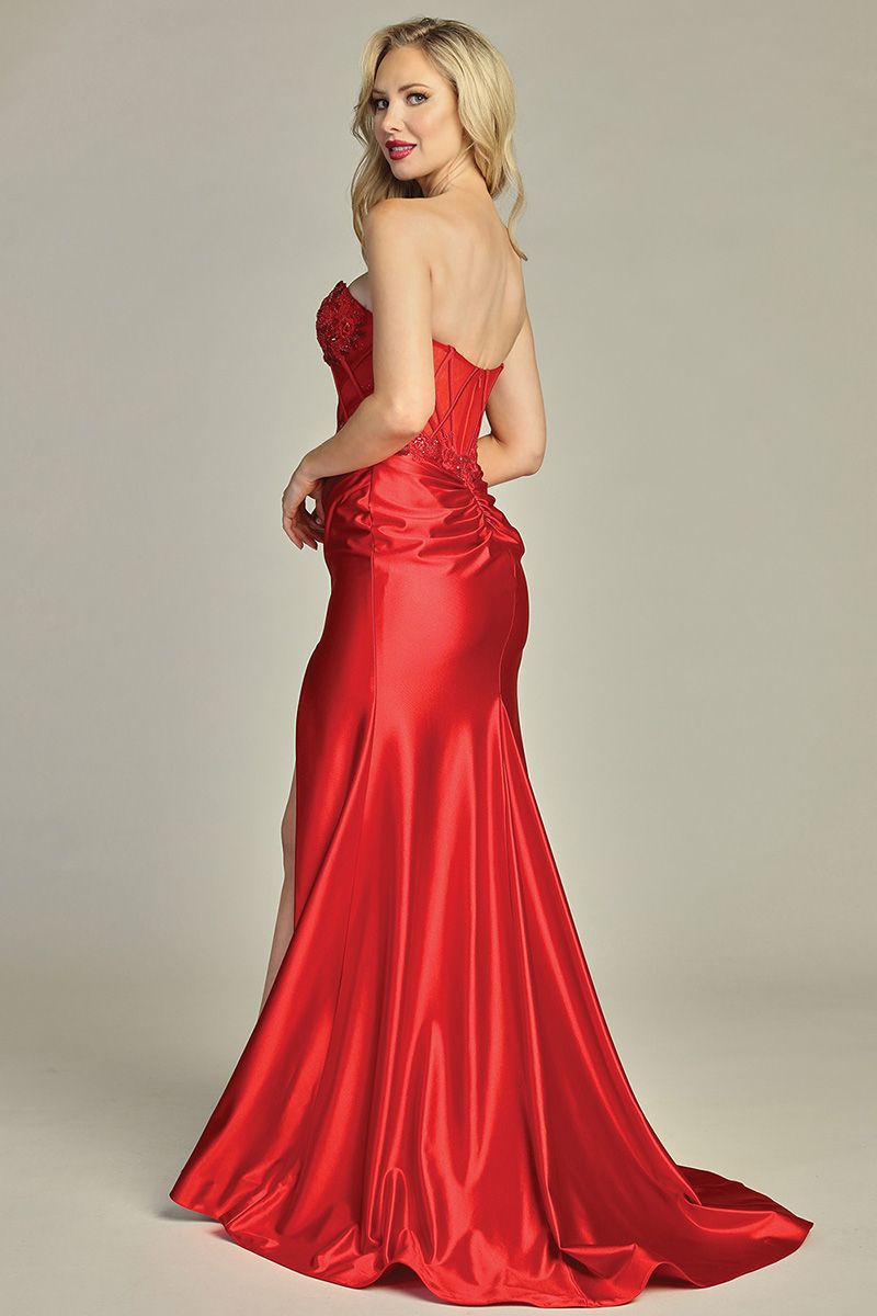 ROBE ROUGE