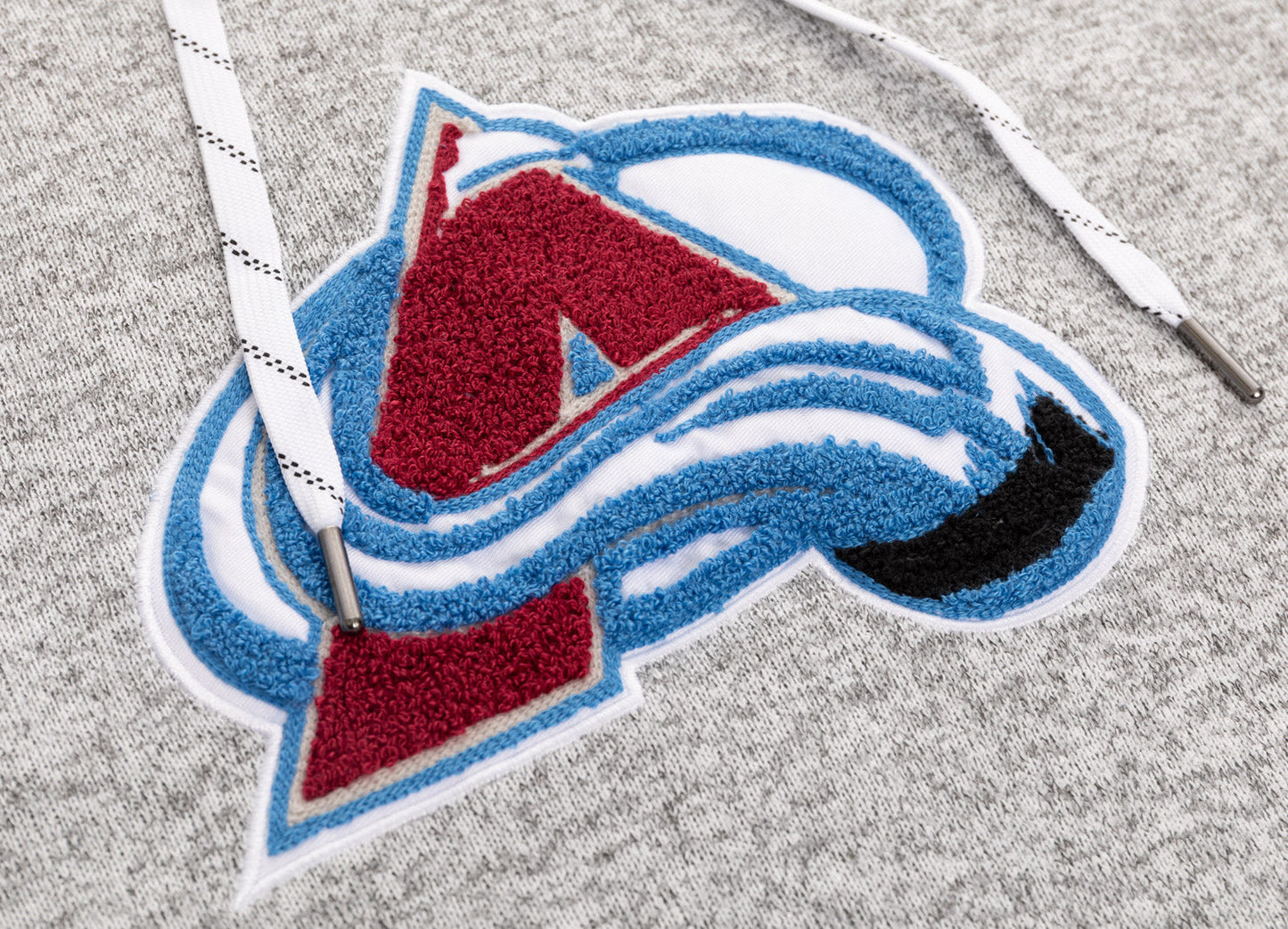 Chandail à capuchon Colorado Avalanche avec logo tissé en chenille style Muskoka de première qualité