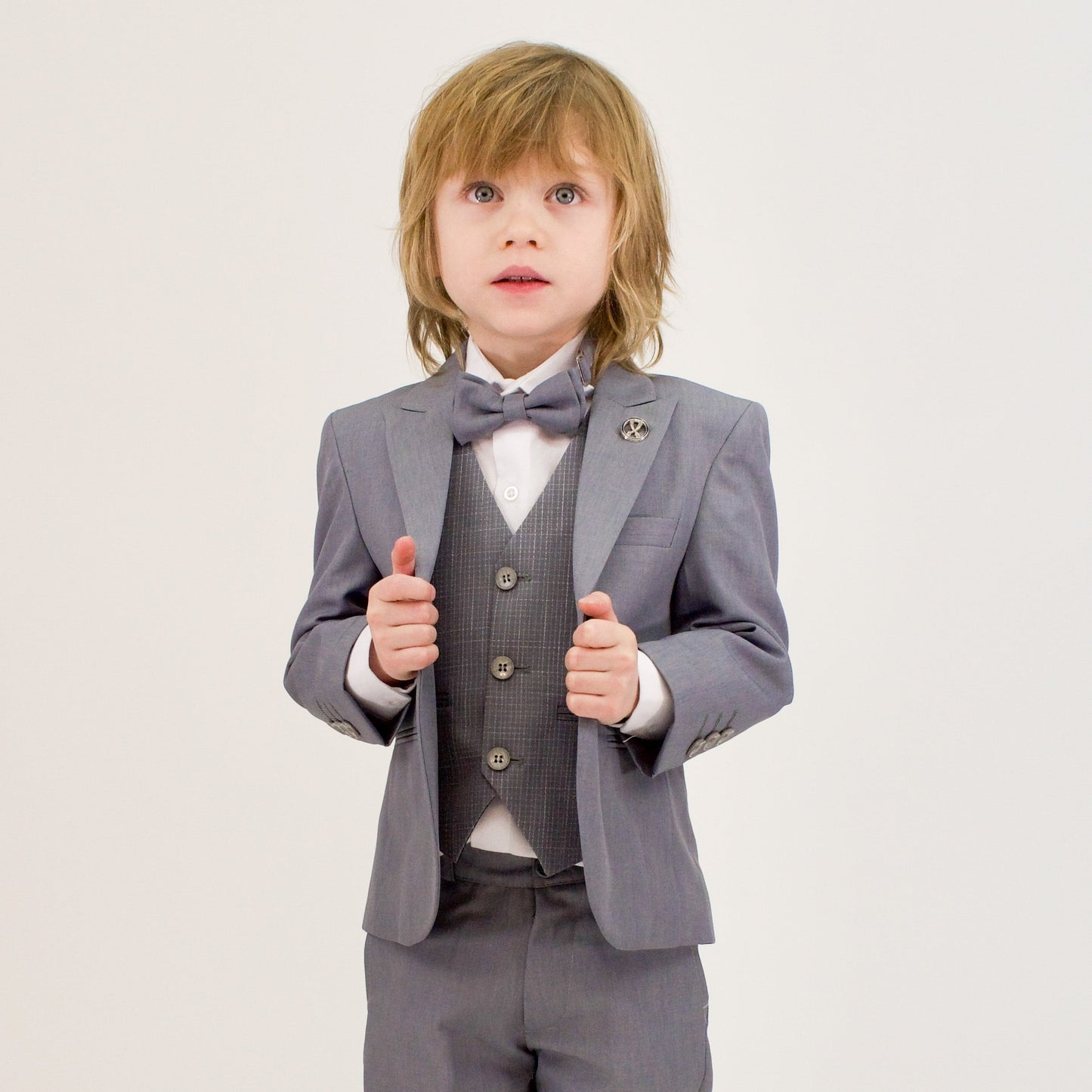 Costume de cérémonie élégant pour jeune garçon