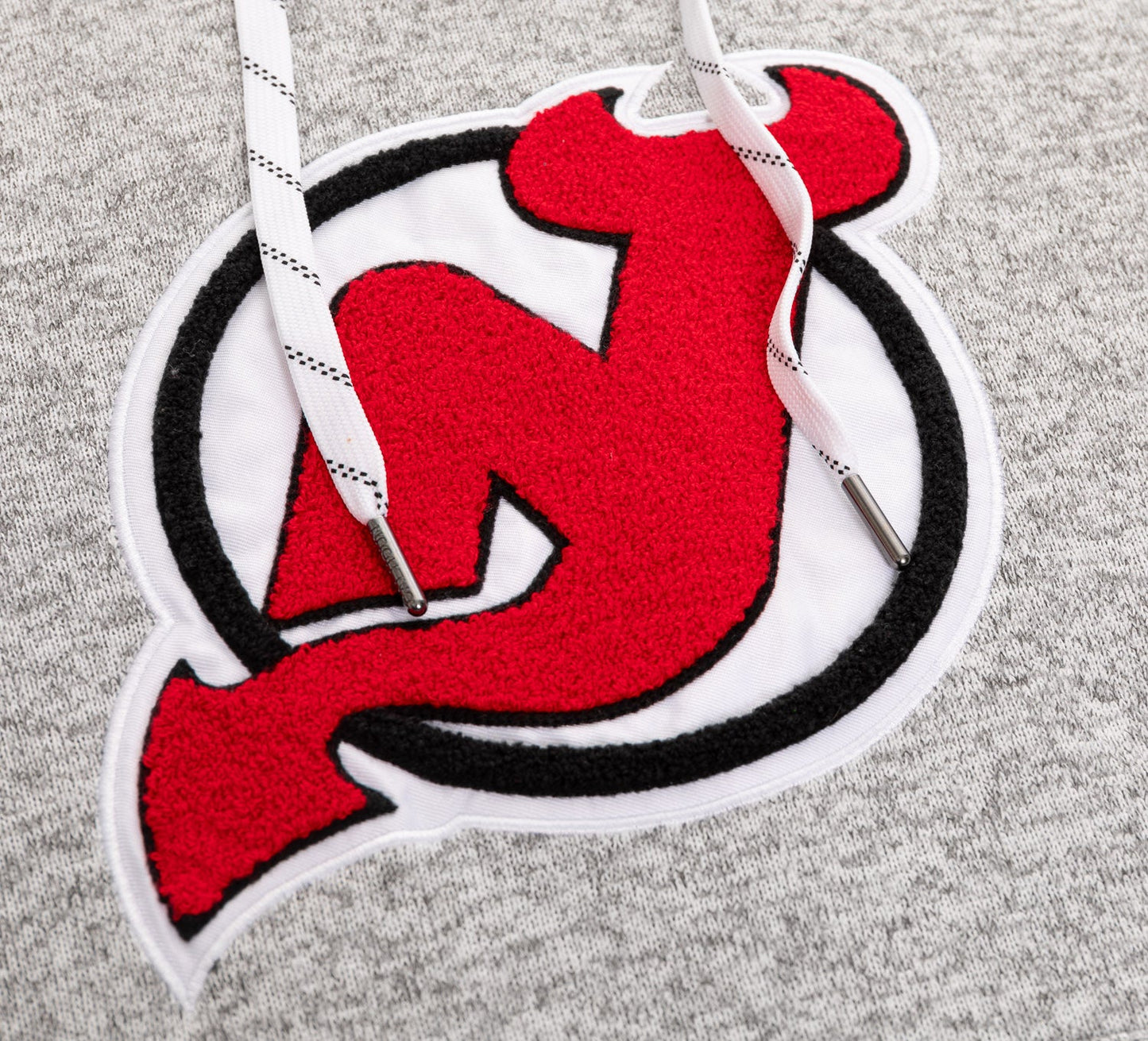 Chandail à capuchon à logo tissé en chenille de qualité supérieure « style Muskoka » des Devils du New Jersey