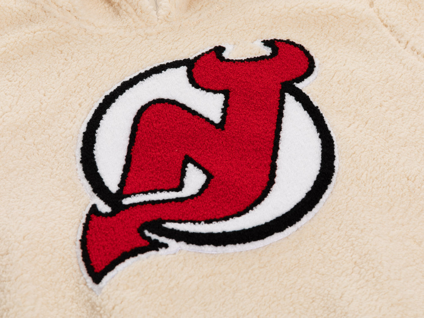 Chandail à capuchon Sherpa pour femme New Jersey Devils avec logo chenille de qualité supérieure